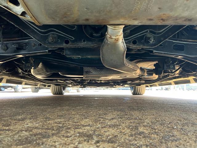 プリウス Aプレミアム 4WD エイムゲインFバンパー モデリスタエアロ レクサスルック メモリーナビ フルセグTV バックカメラ Bluetoothオーディオ ETC 純正18インチアルミ(9枚目)