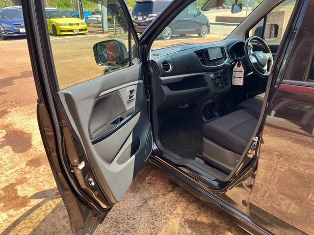 ワゴンR 20周年記念車 スマートキー プッシュスタート メモリーナビ フルセグTV Bluetooth接続 衝突被害軽減システム シートヒーター HIDヘッドライト 運転席・助手席エアバッグ(13枚目)