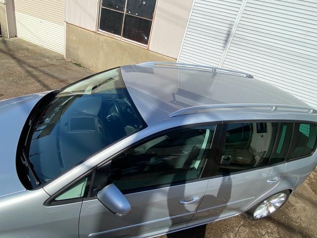 ゴルフトゥーラン ＴＳＩ　ハイライン　キーレスエントリー　キセノンヘッドライト　メモリーナビ　フルセグＴＶ　バックカメラ　Ｂｌｕｅｔｏｏｔｈオーディオ（6枚目）