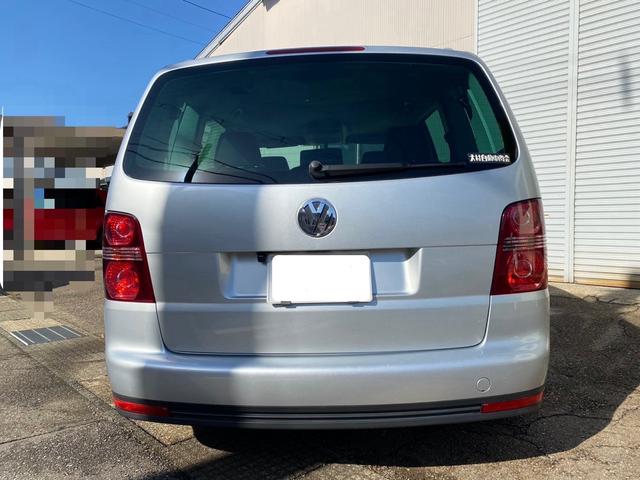 ゴルフトゥーラン ＴＳＩ　ハイライン　キーレスエントリー　キセノンヘッドライト　メモリーナビ　フルセグＴＶ　バックカメラ　Ｂｌｕｅｔｏｏｔｈオーディオ（7枚目）