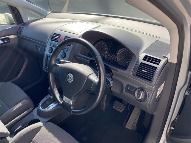 ゴルフトゥーラン ＴＳＩ　ハイライン　キーレスエントリー　キセノンヘッドライト　メモリーナビ　フルセグＴＶ　バックカメラ　Ｂｌｕｅｔｏｏｔｈオーディオ（15枚目）