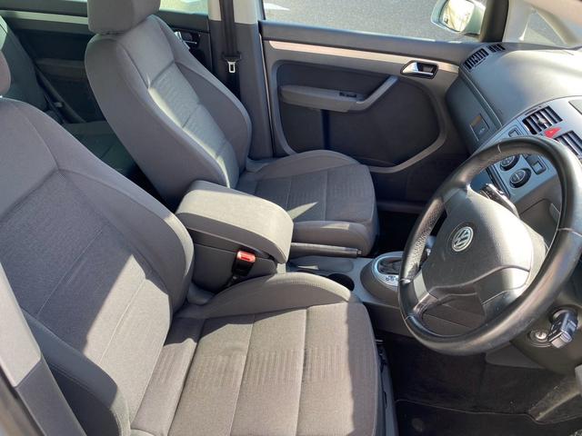 ゴルフトゥーラン ＴＳＩ　ハイライン　キーレスエントリー　キセノンヘッドライト　メモリーナビ　フルセグＴＶ　バックカメラ　Ｂｌｕｅｔｏｏｔｈオーディオ（16枚目）