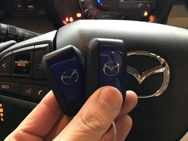 ハイブリッドXS 届出済未使用車/スマートキー/ヘッドアップディスプレイ/両側パワスラ/セーフティサポート/シートヒーター/ACC/シートヒーター デュアルカメラブレーキ オートマチックハイビーム Iストップ 禁煙車(13枚目)