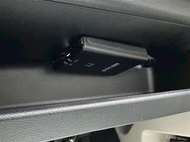 ｅＫワゴン Ｍ　４ＷＤ　バックカメラ　ナビ　ＴＶ　クリアランスソナー　レーンアシスト　衝突被害軽減システム　オートライト　キーレスエントリー　アイドリングストップ　電動格納ミラー　シートヒーター　ベンチシート　ＣＶＴ（8枚目）