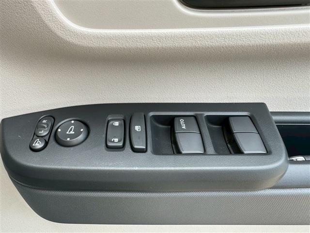 Ｎ－ＢＯＸ ベースグレード　両側スライド・片側電動　クリアランスソナー　オートクルーズコントロール　レーンアシスト　衝突被害軽減システム　オートライト　ＬＥＤヘッドランプ　スマートキー　アイドリングストップ　電動格納ミラー（10枚目）