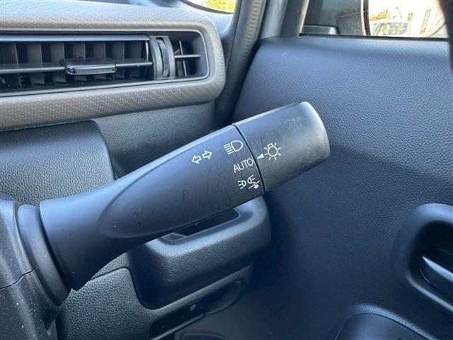 ワゴンR FX クリアランスソナー レーンアシスト 衝突被害軽減システム オートライト スマートキー 電動格納ミラー シートヒーター ベンチシート CVT 盗難防止システム ABS ESC CD(8枚目)