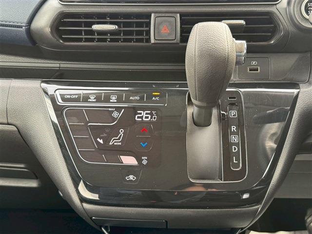 デイズ ハイウェイスター　Ｘ　全周囲カメラ　クリアランスソナー　衝突被害軽減システム　オートライト　ＬＥＤヘッドランプ　スマートキー　アイドリングストップ　電動格納ミラー　ベンチシート　ＣＶＴ　盗難防止システム　ＡＢＳ　ＥＳＣ（7枚目）