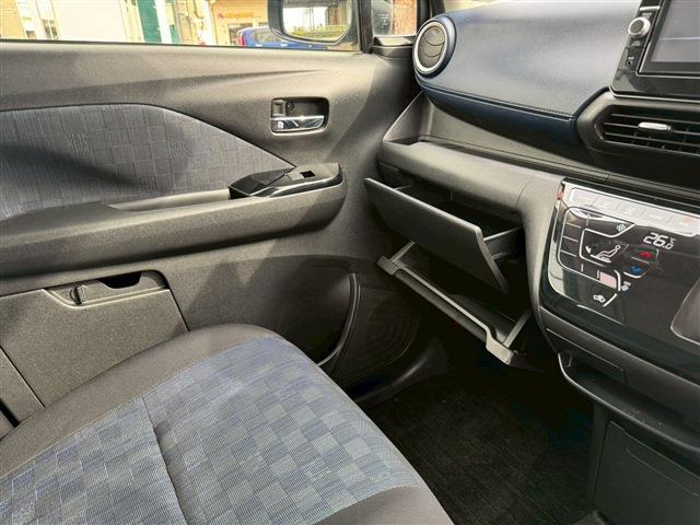 デイズ ハイウェイスター　Ｘ　全周囲カメラ　クリアランスソナー　衝突被害軽減システム　オートライト　ＬＥＤヘッドランプ　スマートキー　アイドリングストップ　電動格納ミラー　ベンチシート　ＣＶＴ　盗難防止システム　ＡＢＳ　ＥＳＣ（10枚目）