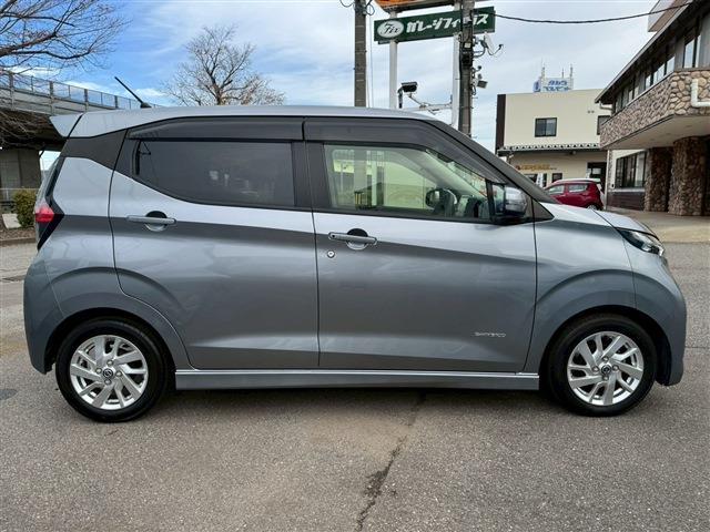 デイズ ハイウェイスター　Ｘ　全周囲カメラ　クリアランスソナー　衝突被害軽減システム　オートライト　ＬＥＤヘッドランプ　スマートキー　アイドリングストップ　電動格納ミラー　ベンチシート　ＣＶＴ　盗難防止システム　ＡＢＳ　ＥＳＣ（16枚目）