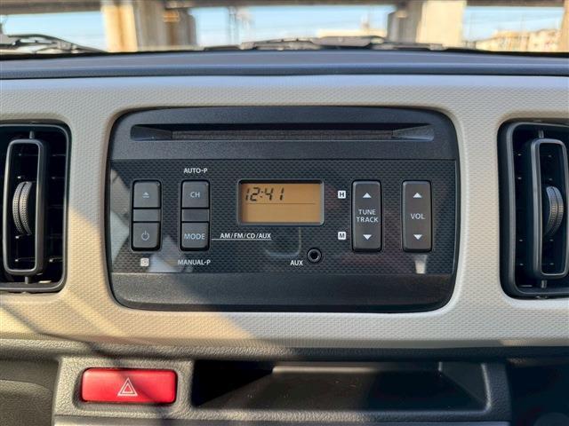 アルト Ｌ　４ＷＤ　オートライト　キーレスエントリー　アイドリングストップ　電動格納ミラー　シートヒーター　ＣＶＴ　盗難防止システム　ＡＢＳ　ＥＳＣ　ＣＤ　ミュージックプレイヤー接続可　衝突安全ボディ　エアコン（4枚目）