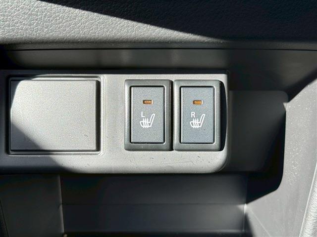 アルト Ｌ　４ＷＤ　オートライト　キーレスエントリー　アイドリングストップ　電動格納ミラー　シートヒーター　ＣＶＴ　盗難防止システム　ＡＢＳ　ＥＳＣ　ＣＤ　ミュージックプレイヤー接続可　衝突安全ボディ　エアコン（7枚目）