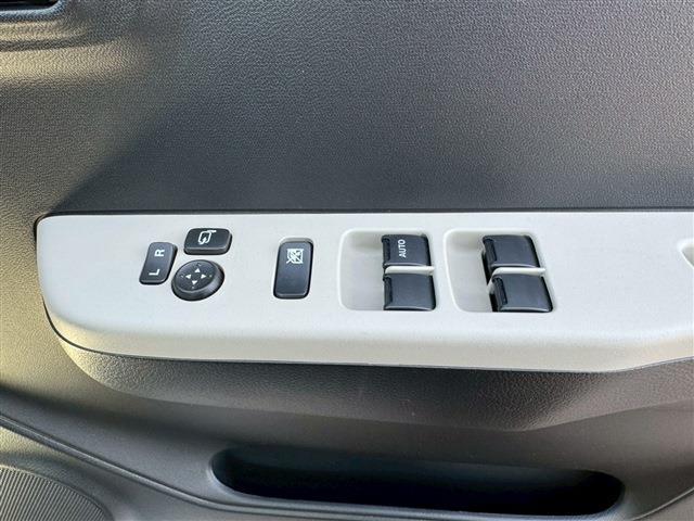 アルト Ｌ　４ＷＤ　オートライト　キーレスエントリー　アイドリングストップ　電動格納ミラー　シートヒーター　ＣＶＴ　盗難防止システム　ＡＢＳ　ＥＳＣ　ＣＤ　ミュージックプレイヤー接続可　衝突安全ボディ　エアコン（10枚目）