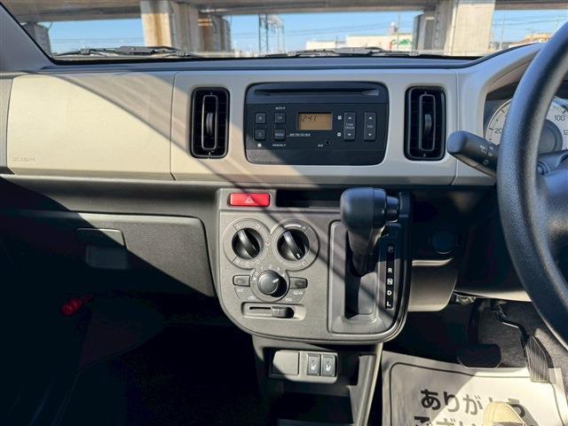 アルト Ｌ　４ＷＤ　オートライト　キーレスエントリー　アイドリングストップ　電動格納ミラー　シートヒーター　ＣＶＴ　盗難防止システム　ＡＢＳ　ＥＳＣ　ＣＤ　ミュージックプレイヤー接続可　衝突安全ボディ　エアコン（25枚目）