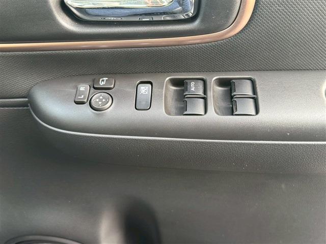 ワゴンＲスマイル ハイブリッドＸ　両側電動スライドドア　クリアランスソナー　オートクルーズコントロール　レーンアシスト　衝突被害軽減システム　オートライト　ＬＥＤヘッドランプ　スマートキー　アイドリングストップ　電動格納ミラー（11枚目）