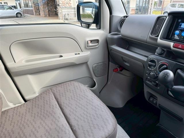 エブリイ ＰＡリミテッド　４ＷＤ　ＭＴ　衝突被害軽減システム　クリアランスソナー　レーンアシスト　両側スライドドア　キーレスエントリー　オートライト　盗難防止システム　アルミホイール　ＡＢＳ　ＥＳＣ　エアコン（33枚目）