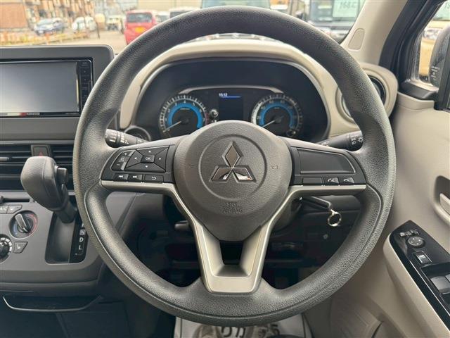 ｅＫワゴン Ｍ　ＥＴＣ　バックカメラ　ナビ　ＴＶ　クリアランスソナー　レーンアシスト　衝突被害軽減システム　オートライト　キーレスエントリー　アイドリングストップ　電動格納ミラー　シートヒーター　ベンチシート　ＣＶＴ（3枚目）