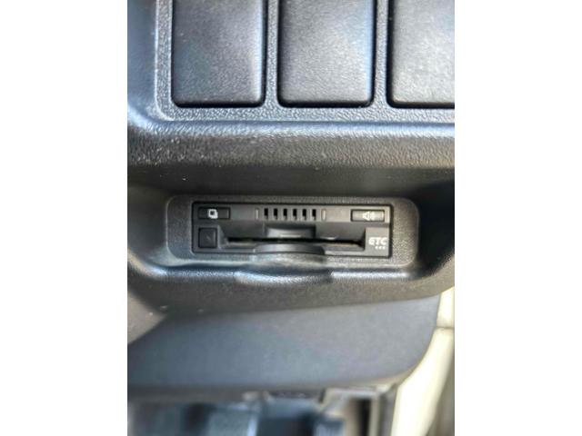 ハイエースバン ＤＸ　４ＷＤ　ドライブレコーダー　ＥＴＣ　スライドドア　キーレスエントリー　電動格納ミラー　ＭＴ　Ｂｌｕｅｔｏｏｔｈ　１００Ｖ電源　エアコン　パワーウィンドウ　運転席エアバッグ　助手席エアバッグ（5枚目）