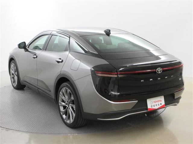 クラウンクロスオーバー Ｇアドバンスド・レザーパッケージ　革シート　４ＷＤ　フルセグ　ミュージックプレイヤー接続可　バックカメラ　衝突被害軽減システム　ＥＴＣ　ドラレコ　ＬＥＤヘッドランプ（3枚目）