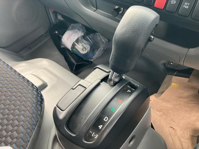 デュトロ 　２トン　アルミバン　サイドドア　ラッシングレール　オートマ　デジタルインナーミラー　ＬＥＤヘッドライト　オートライト　衝突被害軽減システム　レーンアシスト（16枚目）