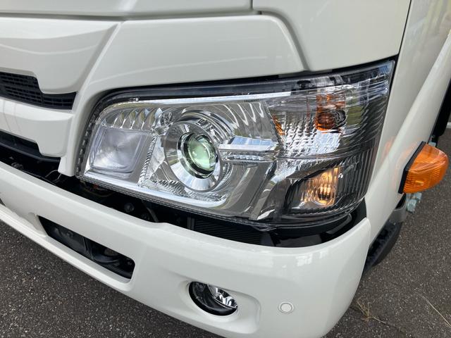 デュトロ 　２トン　アルミバン　サイドドア　ラッシングレール　オートマ　デジタルインナーミラー　ＬＥＤヘッドライト　オートライト　衝突被害軽減システム　レーンアシスト（26枚目）