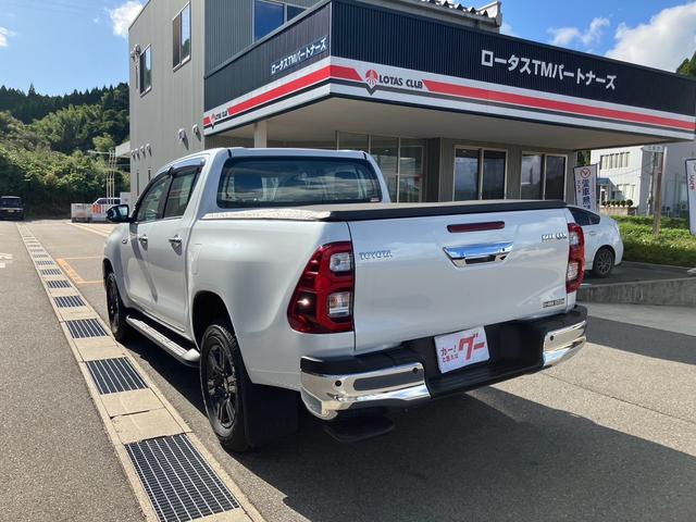 ハイラックス Ｚ　ＧＲスポーツ　４ＷＤ　純正メモリーナビ　全方位カメラ　Ｂｌｕｅｔｏｏｔｈオーディオ　ＥＴＣ　スマートキー　プッシュスタート　オートクルーズコントロール　トノカバー　純正１７インチアルミ（6枚目）