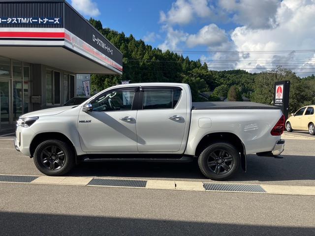 ハイラックス Ｚ　ＧＲスポーツ　４ＷＤ　純正メモリーナビ　全方位カメラ　Ｂｌｕｅｔｏｏｔｈオーディオ　ＥＴＣ　スマートキー　プッシュスタート　オートクルーズコントロール　トノカバー　純正１７インチアルミ（8枚目）