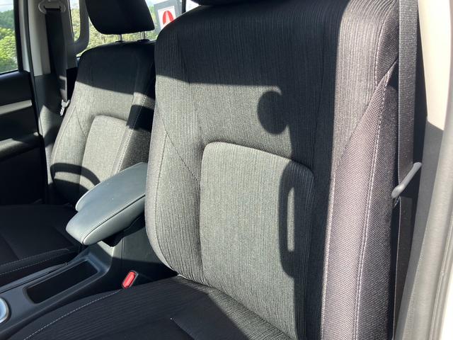 ハイラックス Ｚ　ＧＲスポーツ　４ＷＤ　純正メモリーナビ　全方位カメラ　Ｂｌｕｅｔｏｏｔｈオーディオ　ＥＴＣ　スマートキー　プッシュスタート　オートクルーズコントロール　トノカバー　純正１７インチアルミ（15枚目）