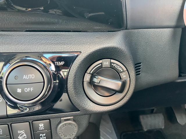 ハイラックス Ｚ　ＧＲスポーツ　４ＷＤ　純正メモリーナビ　全方位カメラ　Ｂｌｕｅｔｏｏｔｈオーディオ　ＥＴＣ　スマートキー　プッシュスタート　オートクルーズコントロール　トノカバー　純正１７インチアルミ（37枚目）