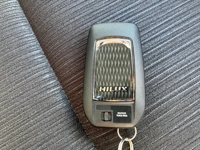 ハイラックス Ｚ　ＧＲスポーツ　４ＷＤ　純正メモリーナビ　全方位カメラ　Ｂｌｕｅｔｏｏｔｈオーディオ　ＥＴＣ　スマートキー　プッシュスタート　オートクルーズコントロール　トノカバー　純正１７インチアルミ（48枚目）