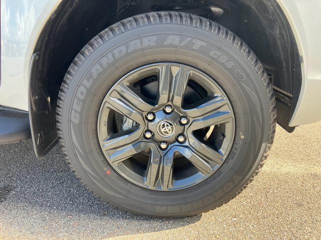 ハイラックス Ｚ　ＧＲスポーツ　４ＷＤ　純正メモリーナビ　全方位カメラ　Ｂｌｕｅｔｏｏｔｈオーディオ　ＥＴＣ　スマートキー　プッシュスタート　オートクルーズコントロール　トノカバー　純正１７インチアルミ（50枚目）