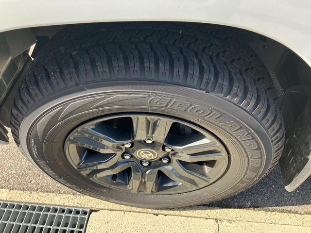 ハイラックス Ｚ　ＧＲスポーツ　４ＷＤ　純正メモリーナビ　全方位カメラ　Ｂｌｕｅｔｏｏｔｈオーディオ　ＥＴＣ　スマートキー　プッシュスタート　オートクルーズコントロール　トノカバー　純正１７インチアルミ（52枚目）