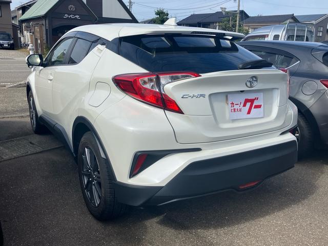 Ｃ－ＨＲ Ｓ－Ｔ　４ＷＤ　純正メモリーナビ　バックカメラ　Ｂｌｕｅｔｏｏｔｈオーディオ　ＥＴＣ　スマートキー　プッシュスタート　衝突被害軽減システム　オートクルーズコントロール（6枚目）
