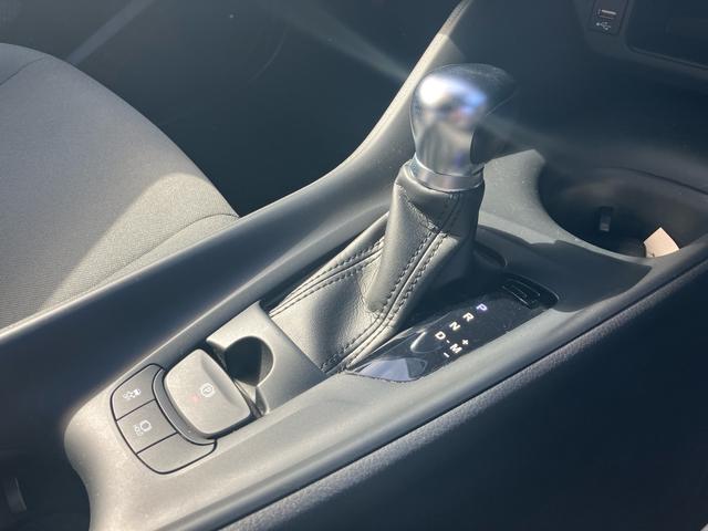 Ｃ－ＨＲ Ｓ－Ｔ　４ＷＤ　純正メモリーナビ　バックカメラ　Ｂｌｕｅｔｏｏｔｈオーディオ　ＥＴＣ　スマートキー　プッシュスタート　衝突被害軽減システム　オートクルーズコントロール（14枚目）