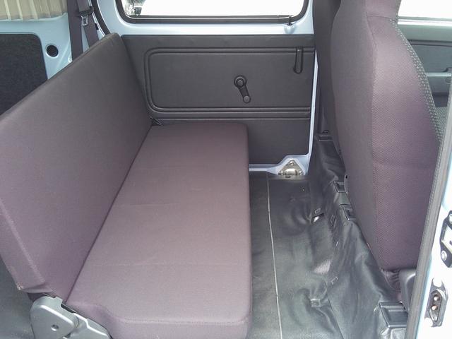 ハイゼットカーゴ ＤＸ　４ＷＤ　純正ナビ　ＤＶＤ再生　ブルートゥース　フルセグＴＶ　ＥＴＣ　キーレスエントリー　マニュアルエアコン　前席パワーウインドウ　パワーステアリング　デュアルエアバッグ　アイドリングストップ（16枚目）