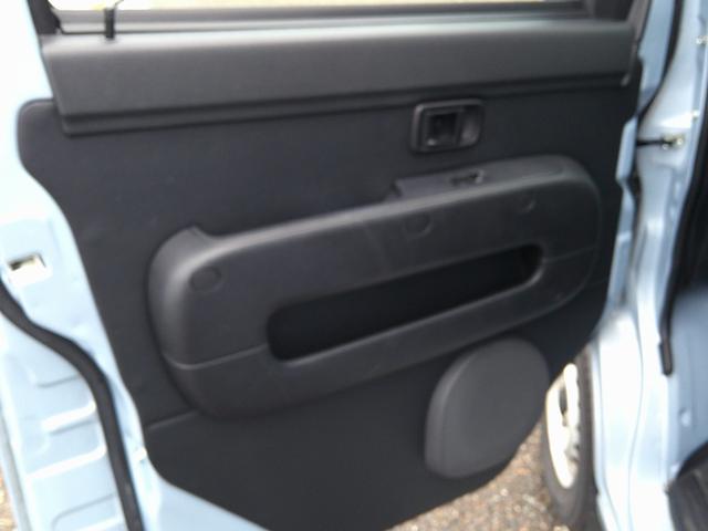 ハイゼットカーゴ ＤＸ　４ＷＤ　純正ナビ　ＤＶＤ再生　ブルートゥース　フルセグＴＶ　ＥＴＣ　キーレスエントリー　マニュアルエアコン　前席パワーウインドウ　パワーステアリング　デュアルエアバッグ　アイドリングストップ（21枚目）