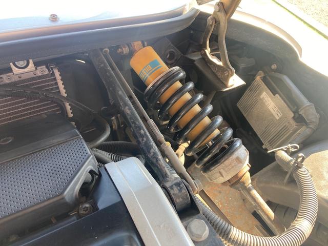 スポール・スパイダー 　ワンオーナー　実走行５００６ｋｍ　ＢＣフォージドオーダーホイール　トノカバー　スペアキー　ビルシュタインサスペンション　レカロシート　５速マニュアル　ブレーキキャリパー・ローター交換済（16枚目）
