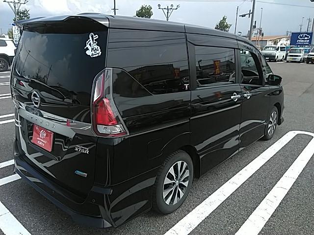 セレナ ハイウェイスター　Ｖセレクション　ワンオーナー　両側電動スライド　キーレス　フルセグ　ナビ＆ＴＶ　乗車定員８人　アイドリングストップ　エアバッグ　オートマ　フル装備　衝突被害軽減システム　ＥＴＣ　バックカメラ　スマートキー（3枚目）