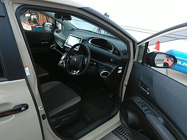 シエンタ ハイブリッド ファンベースG グランパー ワンオーナー キーレス フルセグ ナビ&TV エアバッグ オートマ ディーラー車 フル装備 ETC バックカメラ スマートキー(2枚目)