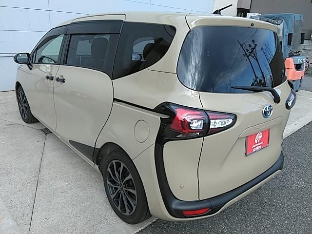シエンタ ハイブリッド ファンベースG グランパー ワンオーナー キーレス フルセグ ナビ&TV エアバッグ オートマ ディーラー車 フル装備 ETC バックカメラ スマートキー(18枚目)