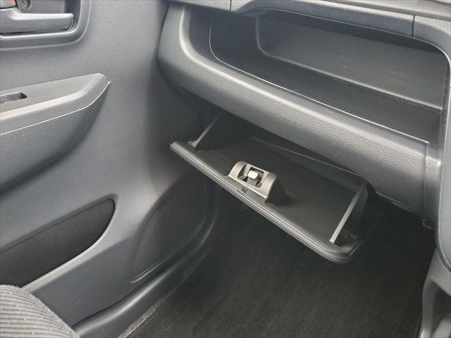 フレア ＸＧ☆車検令和９年２月迄☆禁煙車☆走行５．５万ｋｍ☆キーレス　ナビ☆ＴＶ☆シートヒーター☆アイドリングストップ☆イモビライザー☆セキュリティーアラーム☆ヘッドライトレベライザー☆ベンチシート☆オートエアコン☆キーレスエントリー☆走行５．５万ｋｍ☆試乗ＯＫ☆（62枚目）