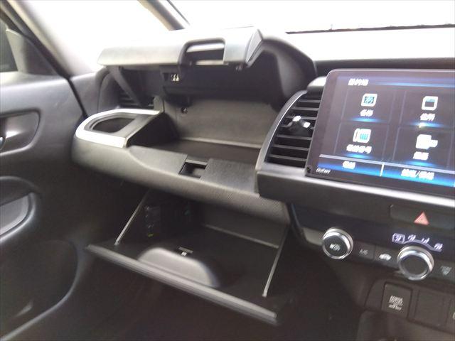 フィット ｅ：ＨＥＶホーム☆走行３．２万ｋｍ☆フルセグ☆ＤＶＤ☆　ナビ☆Ｂｌｕｅｔｏｏｔｈ☆バックカメラ☆ＥＴＣ☆ドライブレコーダー☆衝突軽減ブレーキ☆ＬＥＤヘッドライト☆オートライト☆路外逸脱抑制☆クルーズコントロール☆スマートキー☆プッシュスタート☆試乗ＯＫ☆（13枚目）