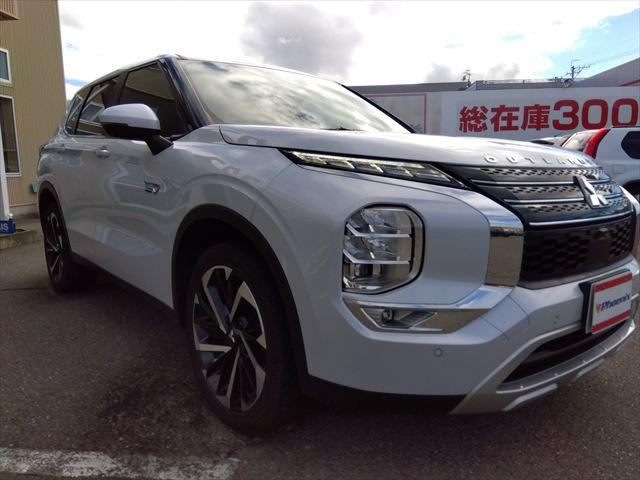 アウトランダーＰＨＥＶ Ｇ☆マイパイロット☆電動テールゲート☆禁煙車☆５人乗り☆　４ＷＤ☆９インチナビ☆Ｂｌｕｅｔｏｏｔｈ☆アラウンドビューモニター☆パワーシート☆シートヒーター☆ステアリングヒーター☆衝突軽減ブレーキ☆ブラインドスポットモニター☆ＬＥＤヘッドライト☆試乗ＯＫ☆（52枚目）