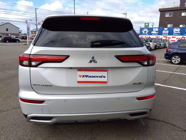 アウトランダーＰＨＥＶ Ｇ☆マイパイロット☆電動テールゲート☆禁煙車☆５人乗り☆　４ＷＤ☆９インチナビ☆Ｂｌｕｅｔｏｏｔｈ☆アラウンドビューモニター☆パワーシート☆シートヒーター☆ステアリングヒーター☆衝突軽減ブレーキ☆ブラインドスポットモニター☆ＬＥＤヘッドライト☆試乗ＯＫ☆（53枚目）