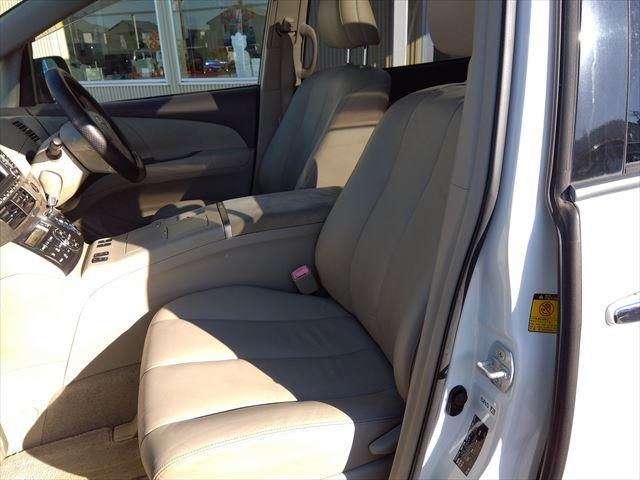 エスティマハイブリッド Ｇ　レザーパッケージ☆走行６．３万ｋｍ☆禁煙車☆７人乗り☆　４ＷＤ☆ナビ☆Ｂｌｕｅｔｏｏｔｈ☆ビルトインＥＴＣ☆フロント＆リア＆サイドカメラ☆シートヒーター☆両側パワースライドドア☆パワーバックドア☆本革シート☆ツインムーンルーフ☆パーキングソナー☆試乗ＯＫ☆（6枚目）