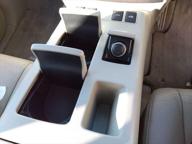 エスティマハイブリッド Ｇ　レザーパッケージ☆走行６．３万ｋｍ☆禁煙車☆７人乗り☆　４ＷＤ☆ナビ☆Ｂｌｕｅｔｏｏｔｈ☆ビルトインＥＴＣ☆フロント＆リア＆サイドカメラ☆シートヒーター☆両側パワースライドドア☆パワーバックドア☆本革シート☆ツインムーンルーフ☆パーキングソナー☆試乗ＯＫ☆（49枚目）