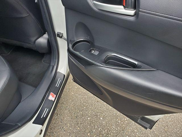 カローラクロス ハイブリッド　Ｚ☆プリクラッシュセーフティ☆禁煙車☆　４ＷＤ☆ディスプレイオーディオ☆Ｂｌｕｅｔｏｏｔｈ☆ＣａｒＰｌａｙ☆ＡｎｄｒｏｉｄＡｕｔｏ☆サンルーフ☆ＥＴＣ☆シートヒーター☆ＬＥＤヘッドライト＆フォグ☆パワーバックドア☆１００Ｖ電源☆試乗ＯＫ☆（66枚目）