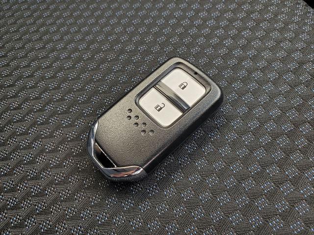フィット 13G・F☆ホンダセンシング☆走行2.6万km☆禁煙車☆ ナビ☆Bluetooth☆ETC☆バックカメラ☆スマートキー☆プッシュスタート☆アダプティブクルーズコントロール☆衝突軽減ブレーキ☆車線逸脱抑制☆プラズマクラスター☆セキュリティアラーム☆試乗OK☆(73枚目)
