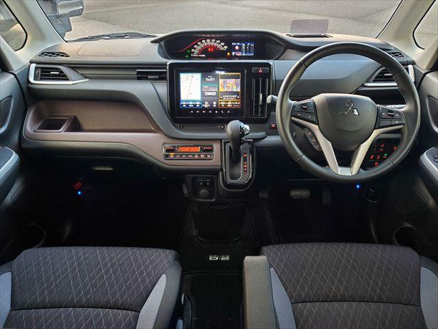 デリカＤ：２ カスタムハイブリッドＭＶ全方位カメラ付ナビパッケージ☆禁煙車　４ＷＤ☆９インチナビ☆Ｂｌｕｅｔｏｏｔｈ☆ビルトインＥＴＣ☆全方位カメラ☆両側パワースライドドア☆シートヒーター☆ヘッドアップディスプレイ☆衝突軽減ブレーキ☆ＬＥＤヘッドライト＆フォグ☆試乗ＯＫ☆（6枚目）