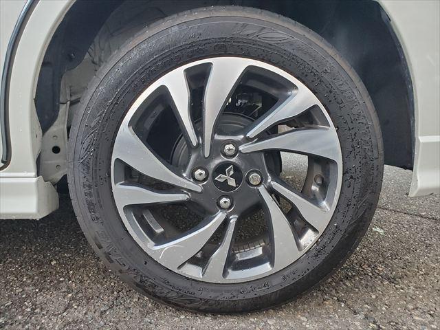 デリカＤ：２ カスタムハイブリッドＭＶ全方位カメラ付ナビパッケージ☆禁煙車　４ＷＤ☆９インチナビ☆Ｂｌｕｅｔｏｏｔｈ☆ビルトインＥＴＣ☆全方位カメラ☆両側パワースライドドア☆シートヒーター☆ヘッドアップディスプレイ☆衝突軽減ブレーキ☆ＬＥＤヘッドライト＆フォグ☆試乗ＯＫ☆（25枚目）