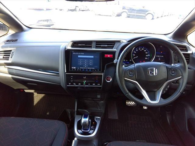 ☆☆自動車保険もフェニックスにお任せ下さい！☆☆保険のお見積もりはもちろん無料！！更新・内容変更・乗り換え手続き大歓迎です♪♪専任スタッフとお気軽に保険のお話してみませんか？？気になる方はスタッフ迄